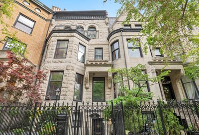 33 E Division Street Chicago IL 60610