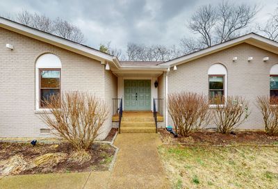 1811 Kings Ct Murfreesboro TN 37129