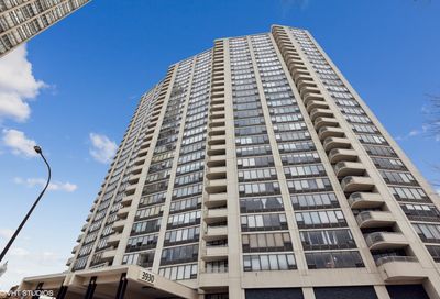 3930 N Pine Grove Avenue Chicago IL 60613