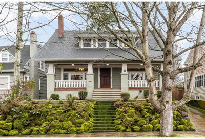662 NE Royal Ct Portland OR 97232