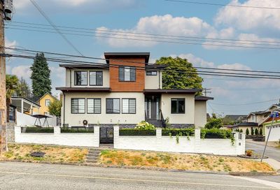 313 ELEVENTH STREET New Westminster BC V3M4E3