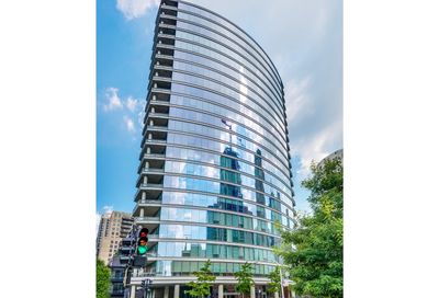 30 W Oak Street Chicago IL 60610