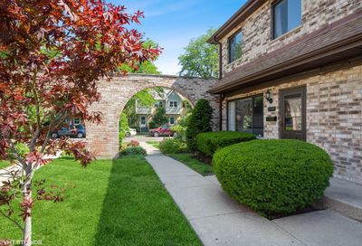 2107 W Balmoral Avenue Chicago IL 60625