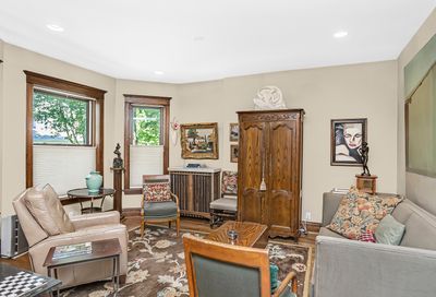 6219 N Magnolia Avenue Chicago IL 60660