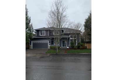 1066 NE Creeksedge Dr Hillsboro OR 97124
