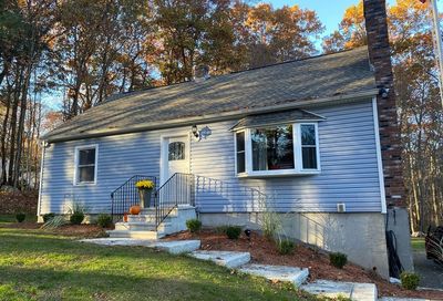 26 Old Southbridge Rd Oxford MA 01540