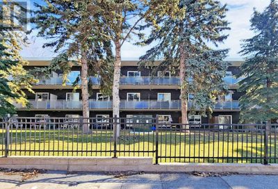 #120 -123 WOODBINE AVE Toronto ON M4L3V8