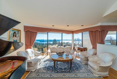 2289 WESTHILL DRIVE West Vancouver BC V7S2Z2