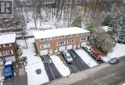 40 BORDEN Street Cambridge ON N1S3N2