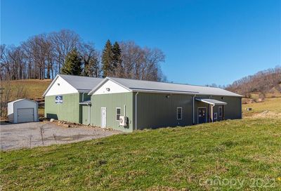 17 Palmer Road Waynesville NC 28786