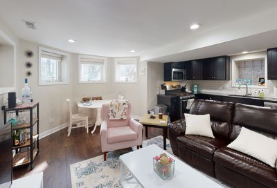 1016 W Oakdale Avenue Chicago IL 60657