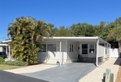 637 Mount Piney Avenue NE St Petersburg FL 33702