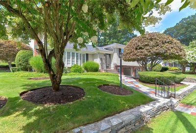 144 Glen Ridge Road Cranston RI 02920