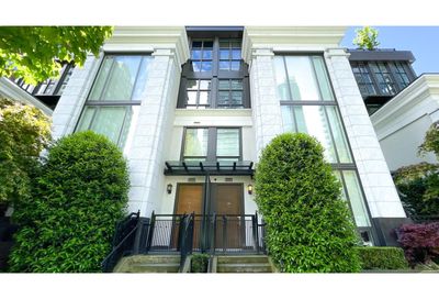 898 HELMCKEN STREET Vancouver BC V6Z1B2