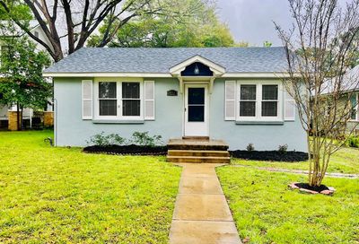 802 Burleson Street Smithville TX 78957