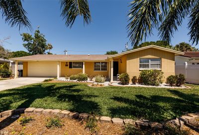 231 79th Avenue N St Petersburg FL 33702