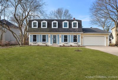 2s560 Seneca Drive Wheaton IL 60189