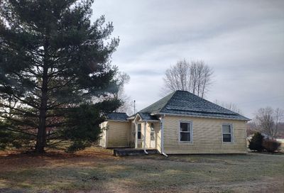 821 W Curtis Street Cayuga IN 47928