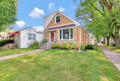 5501 N Nagle Avenue Chicago IL 60630