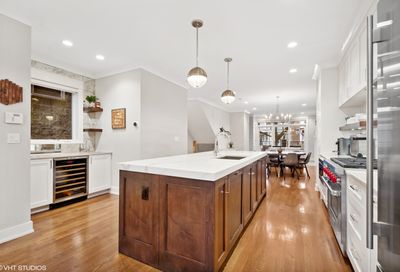 1433 W Henderson Street Chicago IL 60657
