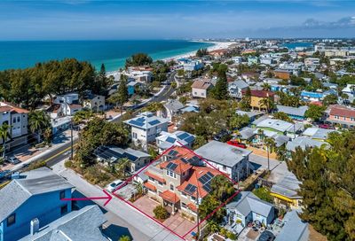 102 Bay Plaza Treasure Island FL 33706