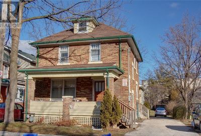 174 CLAYFIELD Street Waterloo ON N2L3N3