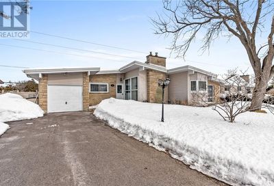 9 QUINPOOL CRESCENT Ottawa ON K2H6H9