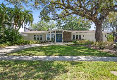 577 Riviera Drive Tampa FL 33606