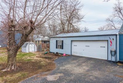 301 N Chestnut Street Stanford IL 61774