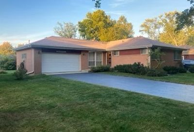 2742 Linneman Street Glenview IL 60025