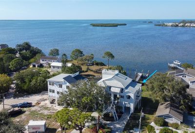 1638 Sea Breeze Dr Tarpon Springs FL 34689