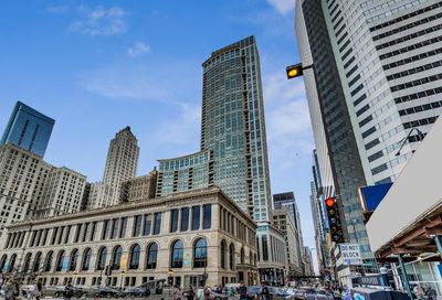 130 N Garland Court Chicago IL 60602