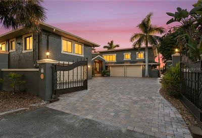 2785 Bayside Drive S St Petersburg FL 33705
