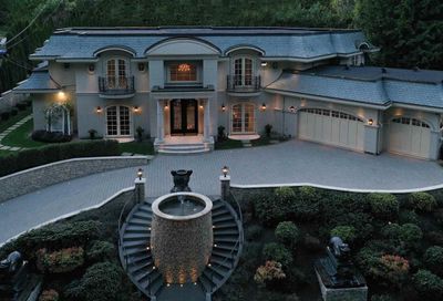 397 SOUTHBOROUGH DRIVE West Vancouver BC V7S1M3