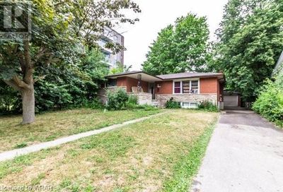 56 CARDILL Crescent Waterloo ON N2L3Y8