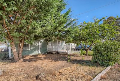 488 S 17th St St Helens OR 97051