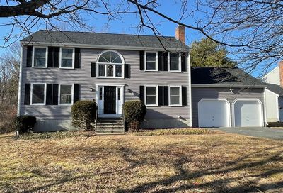 29 Pleasant St Upton MA 01568