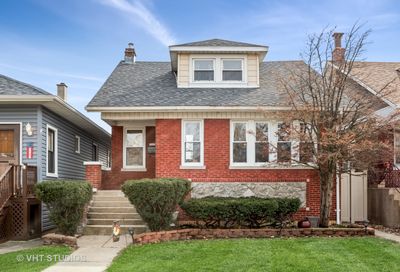 5349 W Waveland Avenue Chicago IL 60641