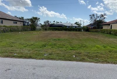 2510 Miracle Parkway Cape Coral FL 33914