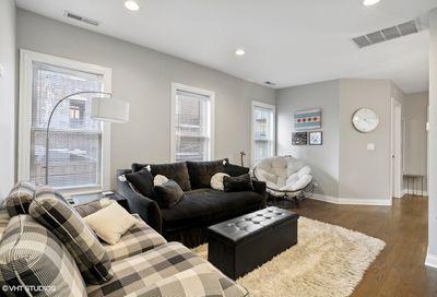 330 W Evergreen Avenue Chicago IL 60610