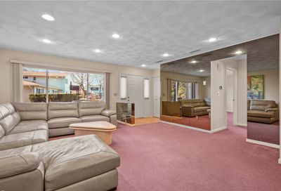 551 Quisset Court Warwick RI 02886