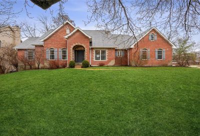 724 N Mosley Road St Louis MO 63141