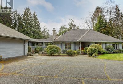2693 MacDonald Dr E Saanich BC V8N1Y1