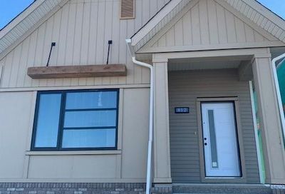812 Reynolds Manor SW Airdrie AB T4B5G2