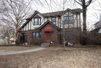 3 W 69th Terrace Kansas City MO 64113