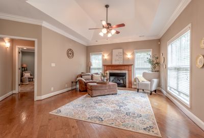 950 Willow Cir Clarksville TN 37043
