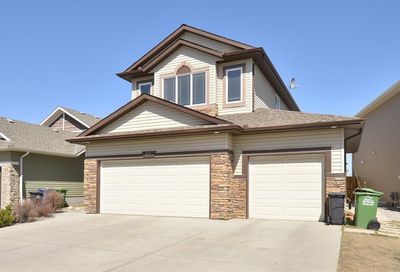 62 West Pointe Manor Cochrane AB T4C1M6