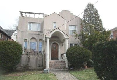 10-43 Burton Street Beechhurst NY 11357