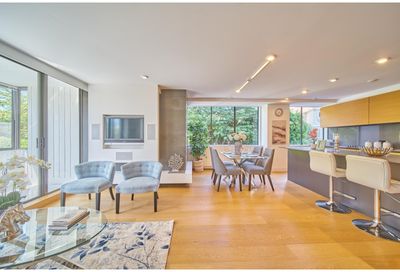 203 2167 BELLEVUE AVENUE West Vancouver BC V7V1C2