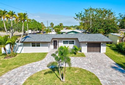 2811 Woodcrest Drive Sarasota FL 34239